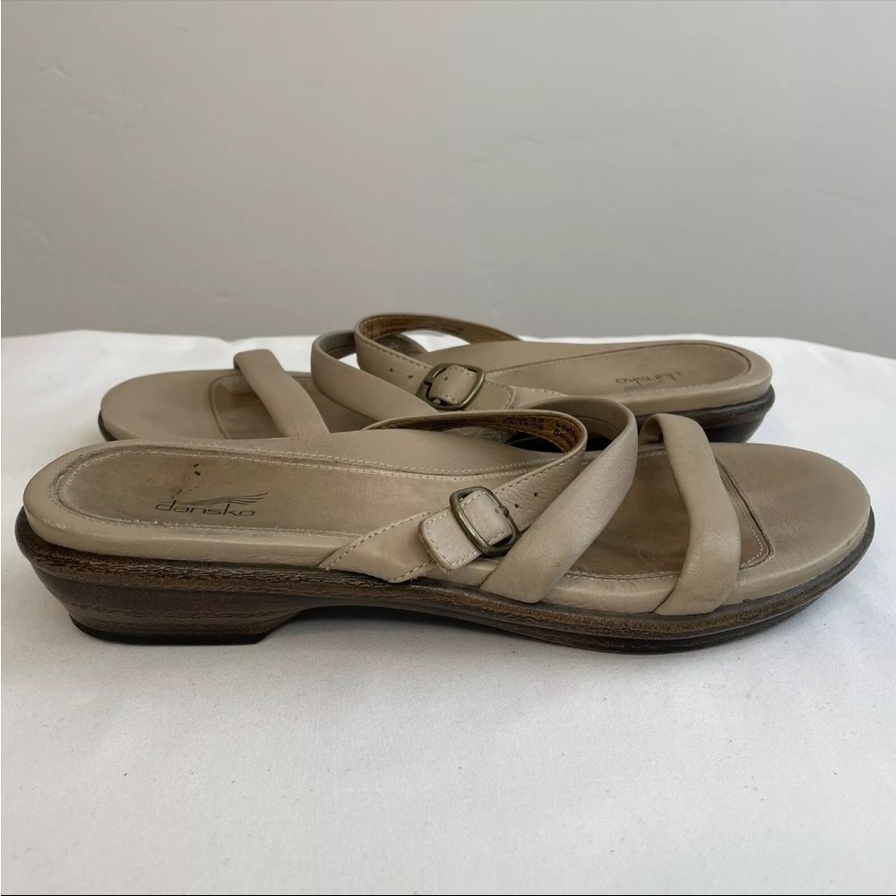 Dansko Leather Strappy Slide Sandals Beige Tan Buckle Low Wedge Womens EU 38